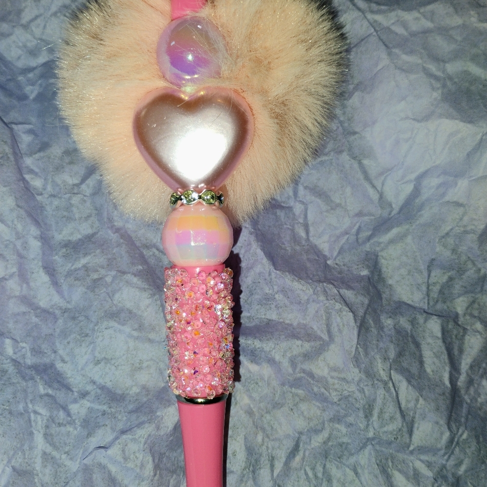 Chic Pink Heart Pom Pom Pen